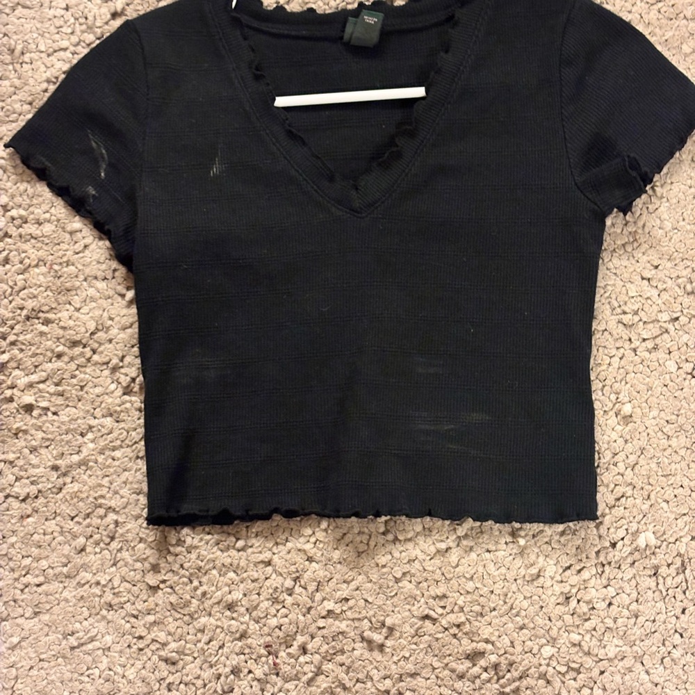 No Boundaries Black Ribbed V-Neck Lettuce-Edge Crop Top